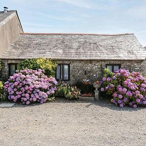 Coach House Cottage Буде Exterior photo