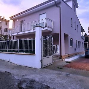 Апартаменты La Rosa Verde Кастровиллари Exterior photo