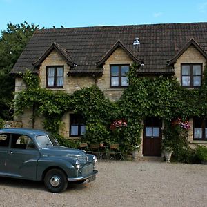 Fosse Farmhouse Holiday Cottages Чипенхэм Exterior photo