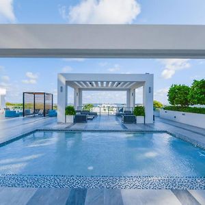 Luxury 1/1 + Den Modern Condo In Design District Майами Exterior photo