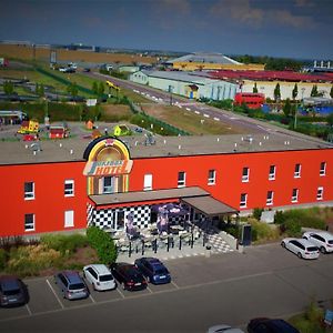 Jukebox Hotel Зноймо Exterior photo