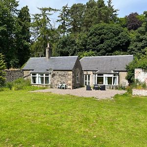 Peaceful Cottage With Fireplace Charleton Estate Эли Exterior photo