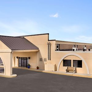 Отель Super 8 By Wyndham Chambersburg I-81 Exterior photo