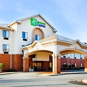 Holiday Inn Express Forest City, An Ihg Hotel Exterior photo