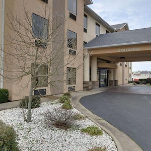 Quality Inn & Suites Malvern Exterior photo