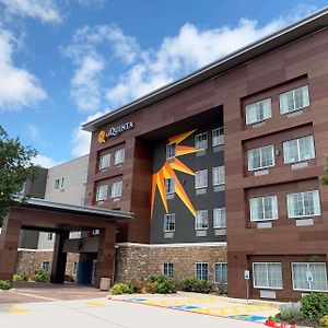 La Quinta Inn And Suites By Wyndham - Шерц Exterior photo