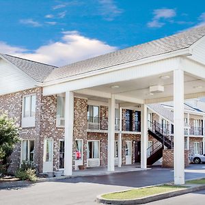 Days Inn By Wyndham Мэннинг Exterior photo