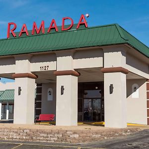 Ramada By Wyndham Маунтин-Хом Exterior photo