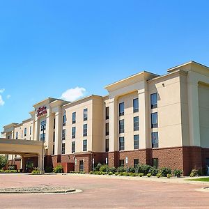 Hampton Inn & Suites Брукингс Exterior photo