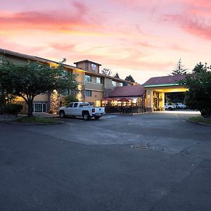 Best Western Plus Parkway Inn Уилсонвилл Exterior photo