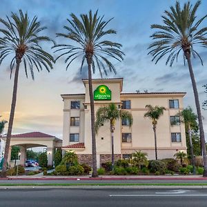 Отель La Quinta By Wyndham Ne Long Beach/Cypress Hawaiian Gardens Exterior photo