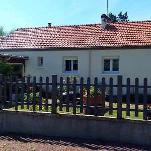 Вилла La Petite Maison De Paule Amilly  Exterior photo