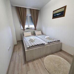 Апартаменты Apartman Basic 2 Добой Exterior photo