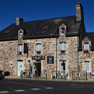 Отель Auberge De La Vallee De La Douve L'Etang-Bertrand Exterior photo