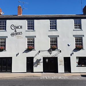 Отель The Coach And Horses Хексем Exterior photo