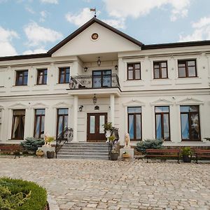 Bed and Breakfast Palac Унеюв Exterior photo