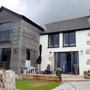 Luxurious Property Set In The Heart Of Cornwall With Breathtaking Views -Rhubarb Cottage Хелстон Exterior photo