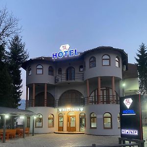 Hotel5E Плав Exterior photo