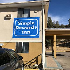 Simple Rewards Inn Руидозо Exterior photo