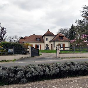 Bed and Breakfast La Peyrova Saint-Sulpice-les-Feuilles Exterior photo