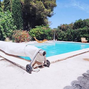 Апартаменты Offrez-Vous Un Sejour Dans Notre Studio T1 Bis A Entressen Une Grande Piscine Pour Se Rafraichir ,Un Espace De Jeux Pour Enfants Pour Des Heures De Divertissement Un Terrain De Petanque Pour Des Parties Endiablees Exterior photo