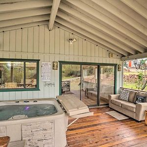 Вилла Cozy Pine Retreat With Private Hot Tub And Views Exterior photo