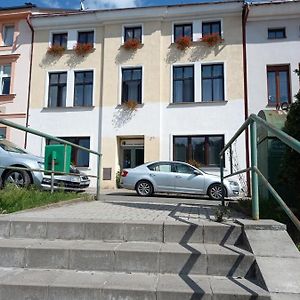 Апартаменты Apartman Marsik Наход Exterior photo