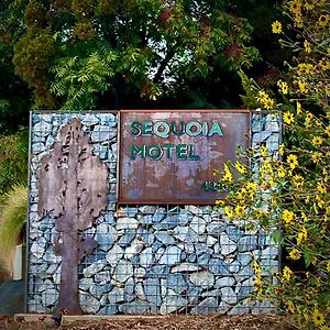 Sequoia Motel Три-Риверс Exterior photo