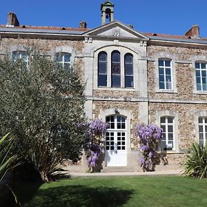 Bed and Breakfast La Maison D'Olivier Mesnard-la-Barotiere Exterior photo