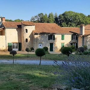 Domaine De La Basse Bobiniere - Gite Et Chambres D'Hotes Thouarsais-Bouildroux Exterior photo