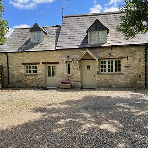 Вилла Apple Barn Down Ampney Exterior photo