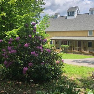 Отель Yellow Barn Estate Freeville Exterior photo