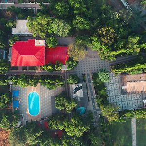 The Visawa Resort Lawns & Banquet Бадлапур Exterior photo