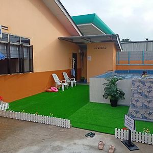 Ns Homestay Private Pool Танах-Мерах Exterior photo