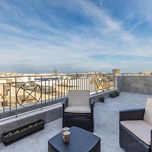Terrace View - Stylish Two Bedroom Penthouse Мсида Exterior photo