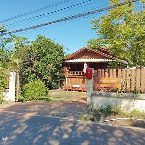 Chanmuang Guesthouse Мэхонгсон Exterior photo