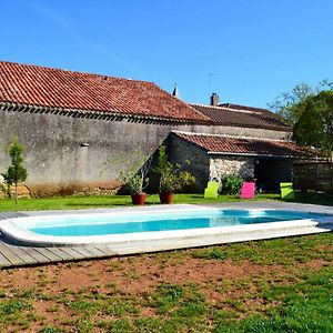 Villa Accueillante A Saint Vincent Rive D'Olt Avec Piscine Privee Exterior photo