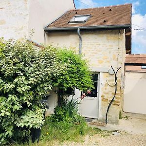 Вилла Cocooning Little House In French Vexin Us (Val-d'Oise) Exterior photo
