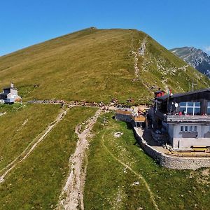 Отель Rifugio Chierego - 1911M Бренцоне-суль-Гарда Exterior photo