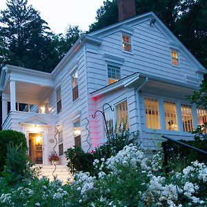 Отель The Harbor Rose Bed & Breakfast Cold Spring Harbor Exterior photo