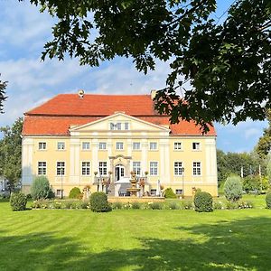 Отель Palac Henrykow Szprotawa Exterior photo