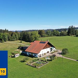 O Valanvron - Appartement Dans Une Ancienne Ferme Neuchateloise Ла-Шо-де-Фон Exterior photo