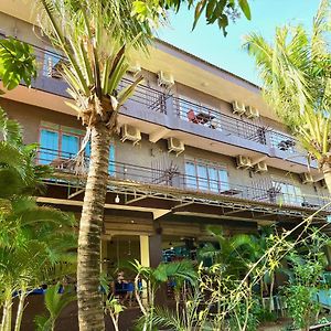 River Dolphin Hotel Кратьэх Exterior photo