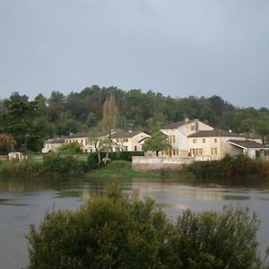 Вилла Gironde Style House Bordering The River Sainte-Terre Exterior photo