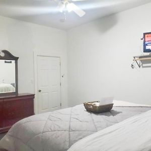 Private Room Near To Downtown Churchill Downs Uofl Airport &Kentucky Expo Center Луисвилл Exterior photo