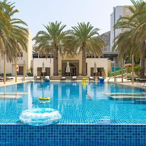 Sheraton Oman Hotel Маскат Exterior photo