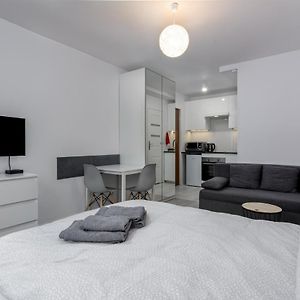 Апартаменты Andersena Modern A - 10 Min Cmkp - 5 Min Metro - 15 Min Center Варшава Exterior photo