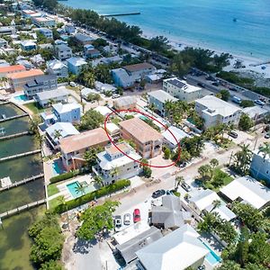 Hibiscus Hideaway Condo Walk To Historic Bridge St Брадентон-Бич Exterior photo