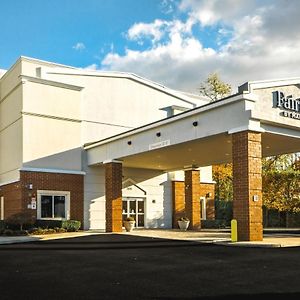 Отель Fairfield By Marriott Medford Long Island Exterior photo