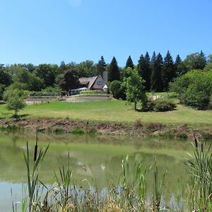 Отель Les Bois De Saint Auvent La Geneytouse Exterior photo